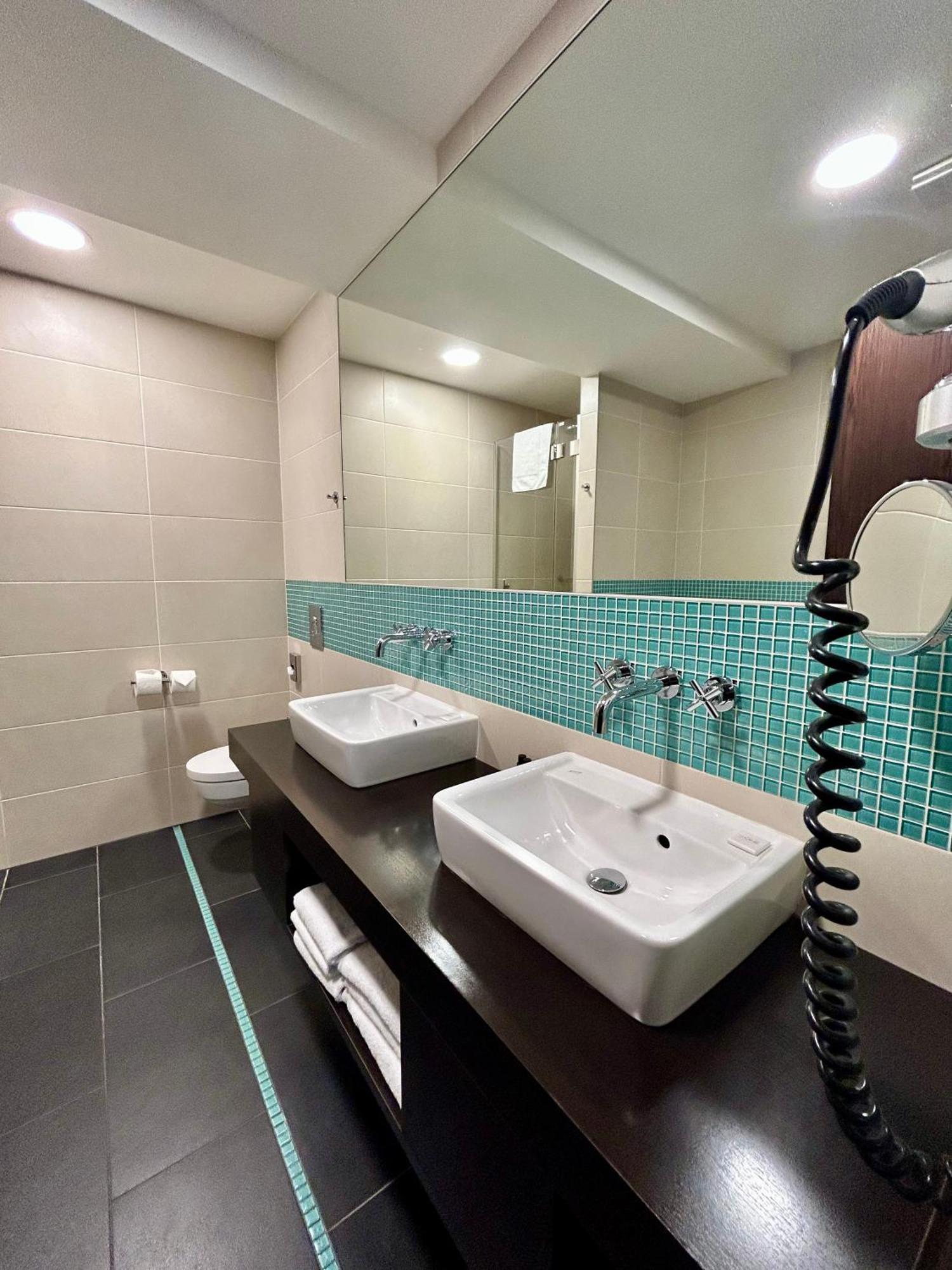 Red & Blue Design Hotel Прага Стая снимка