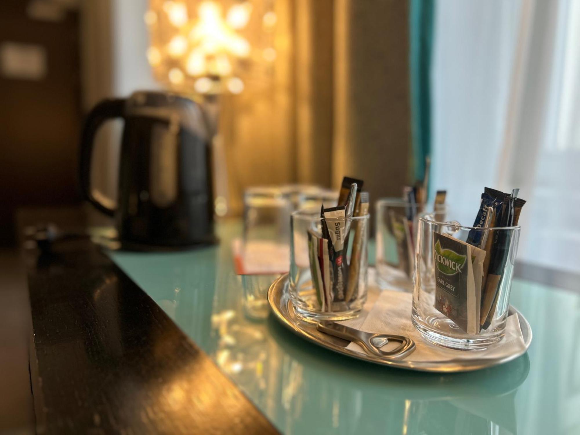 Red & Blue Design Hotel Прага Екстериор снимка